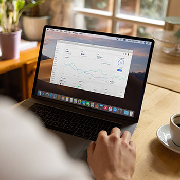 闷绝机械奸 漫画,闷绝世界中的禁忌爱恋